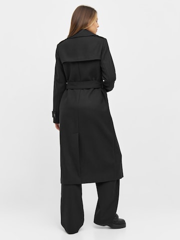 modström Between-seasons coat in Black