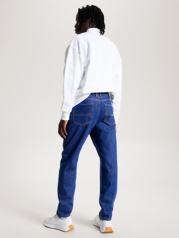 Tommy Jeans Tapered Jeans in Blau