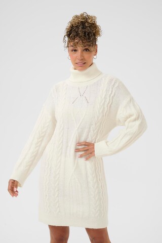 Cream Strikkjole 'Skie' i hvid: forside