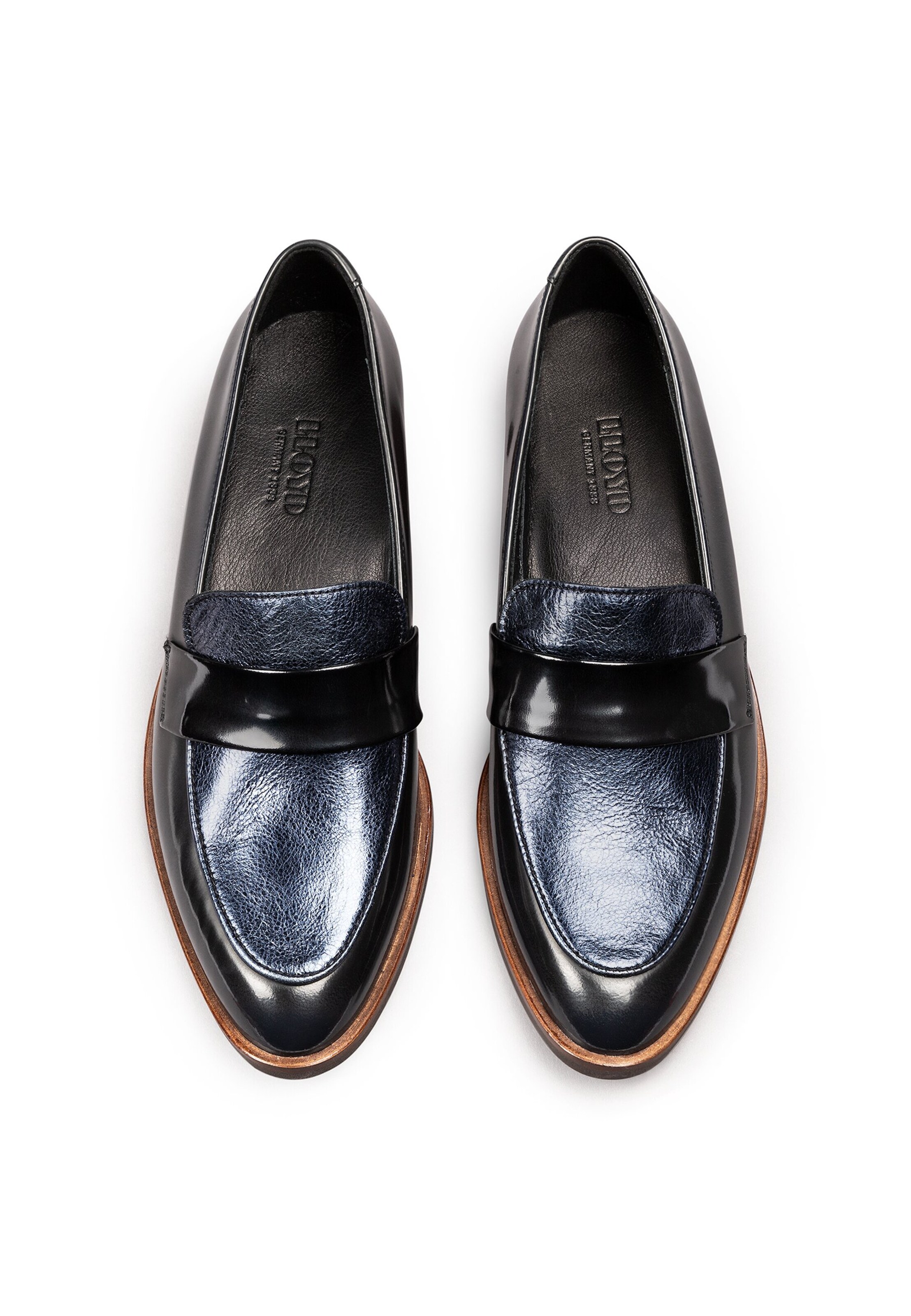 LLOYD Classic Flats in Black