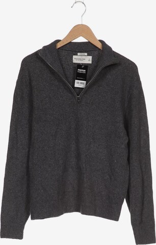 Abercrombie & Fitch Sweater & Cardigan in S in Grey: front