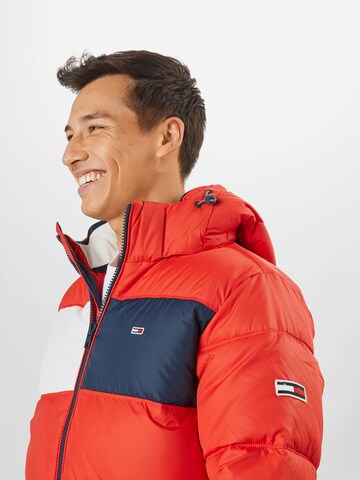 Tommy Jeans Winterjas in Rood