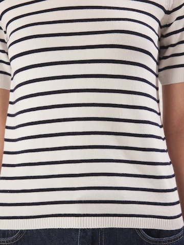 Trendyol Sweater in Beige