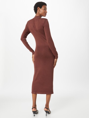 Robe 'Daisy' SOMETHINGNEW en marron