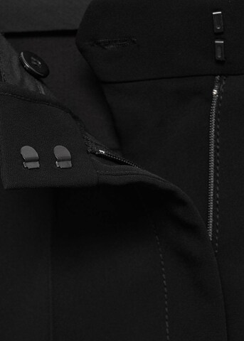 évasé Pantalon à plis 'Andrea' MANGO en noir