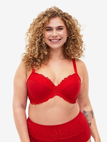 Devoted by Zizzi T-shirt Bra in Red: front