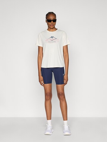 ASICS Функционална тениска 'Fujitrail' в бяло