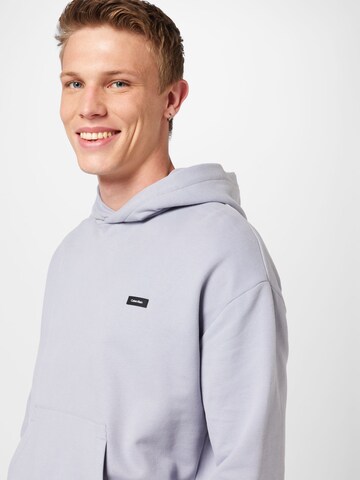 Calvin Klein Sweatshirt in Grau