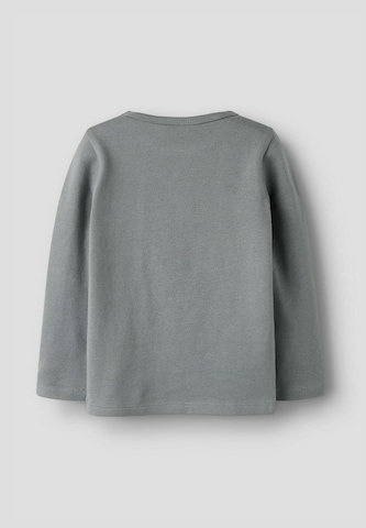 Lil'Atelier T-shirt 'NMMTHORO' i grå
