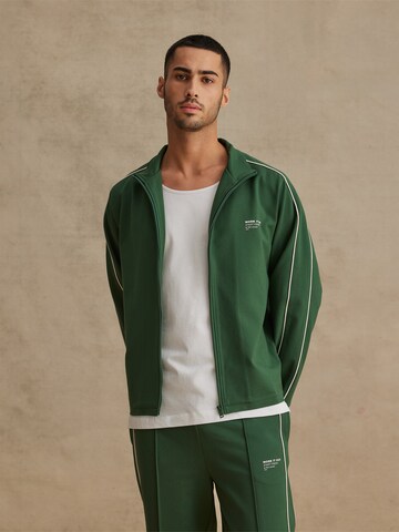 DAN FOX APPAREL Sweatvest 'Melvin' in Groen: voorkant