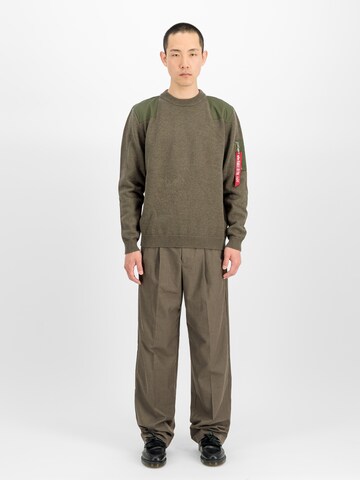 ALPHA INDUSTRIES Свитер в Зеленый