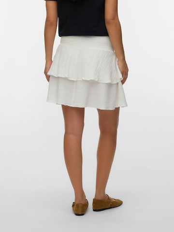 Vero Moda Maternity - Falda en blanco