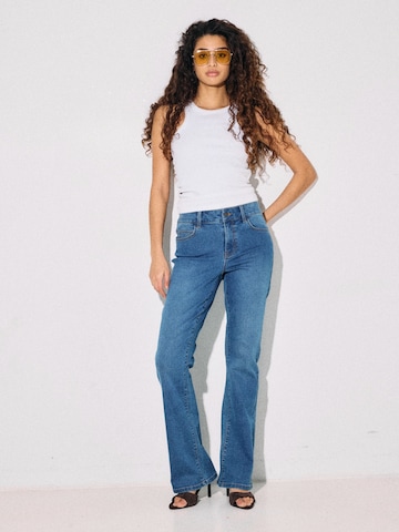 Noisy may - Bootcut Vaquero 'NMSTEVIE' en azul