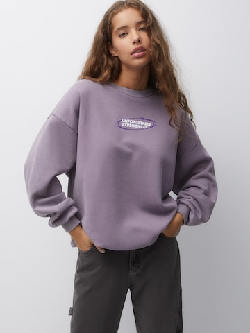 Pull&Bear Sweatshirt in Purple: front