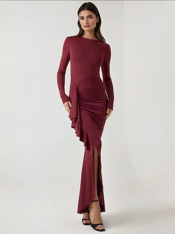 Hiccup Evening Dress in Red: front