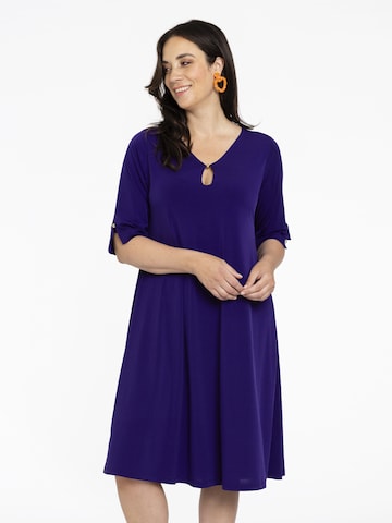 Robe Yoek en violet : devant