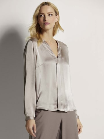 MADELEINE Blouse in Bruin: voorkant