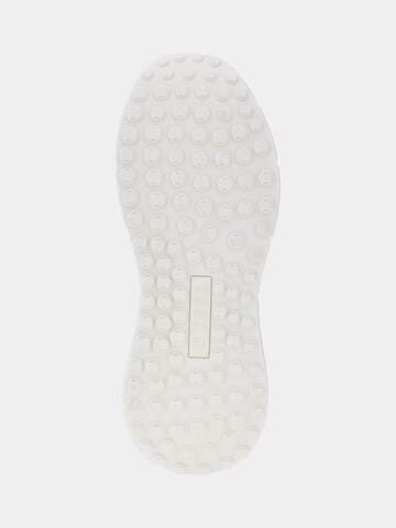 GUESS Sneakers in Gold