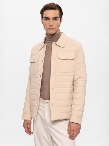 Antioch Välikausitakki 'Collar' värissä beige
