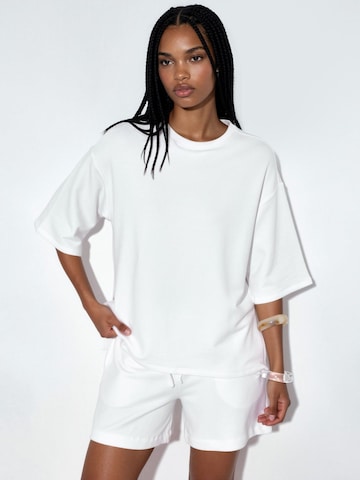 T-shirt Busem en blanc : devant