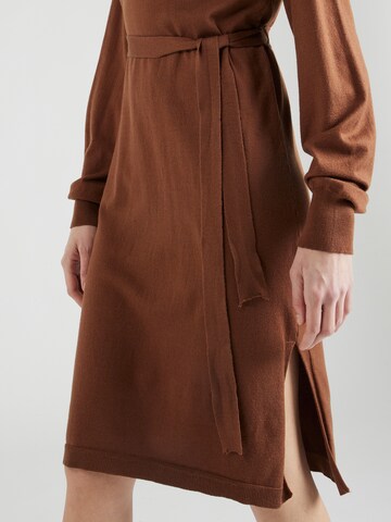 Robe 'Lisette' ABOUT YOU en marron