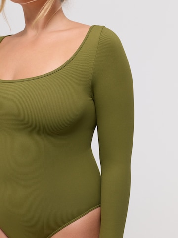 cfab Body 'Ribbed Longsleeve Sculpting Bodysuit with Slip' in Groen