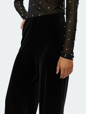 Wide Leg Pantalon 'Valo' Sofie Schnoor en noir : devant