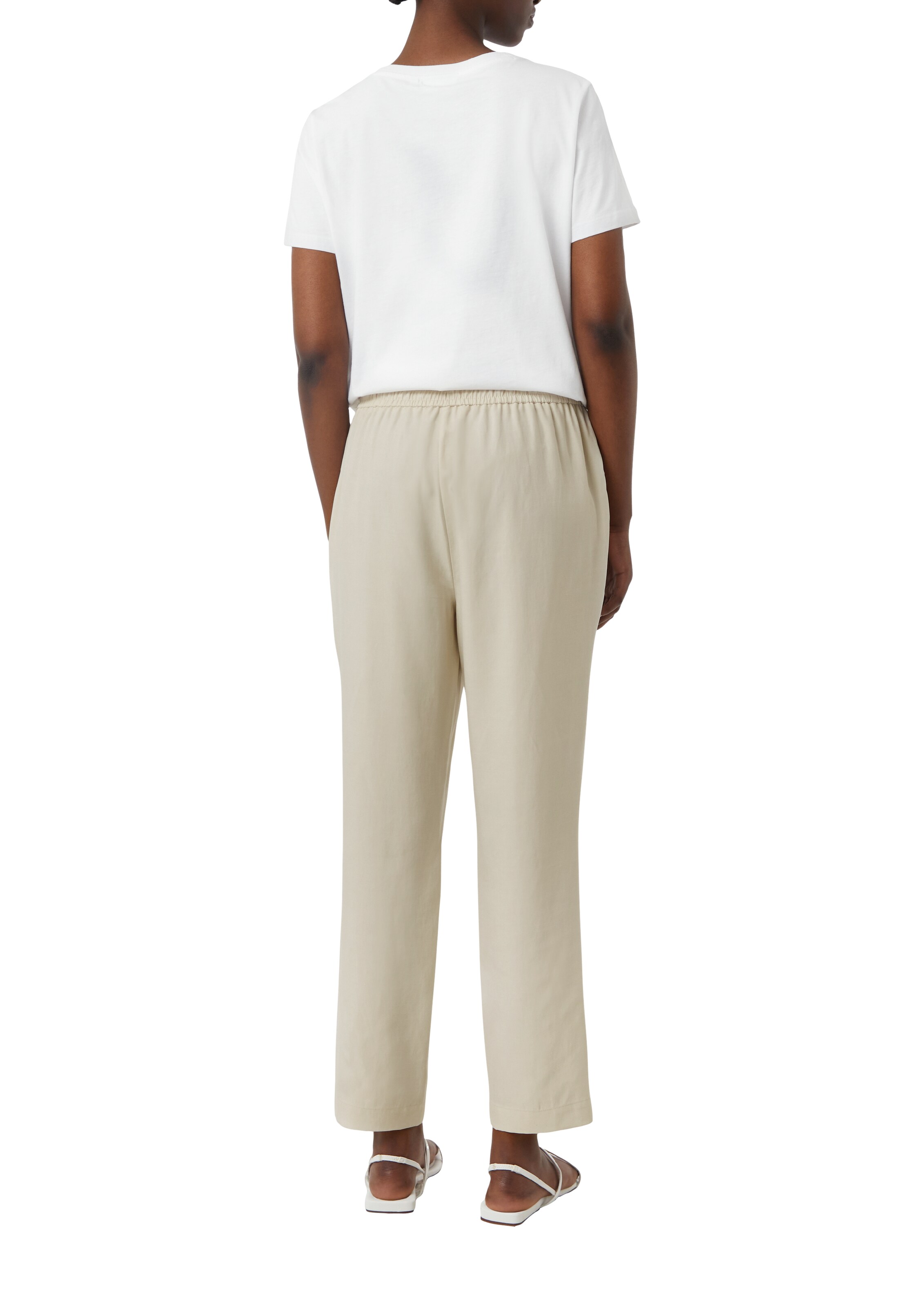Effilé Pantalon comma casual identity en beige : derrière