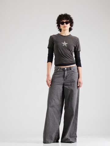 Monki Wide Leg Farkut värissä harmaa