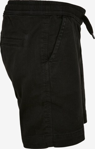 regular Pantaloni di Urban Classics in nero