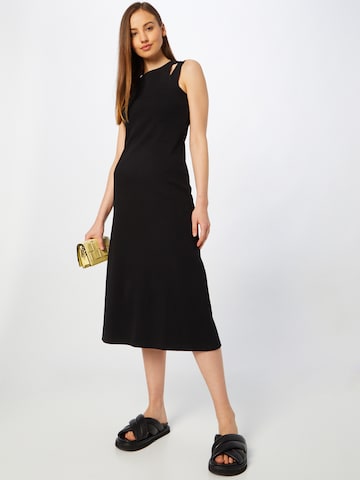 Rochie de la Blanche pe negru