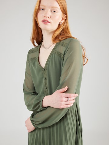 Robe 'Perla' ABOUT YOU en vert