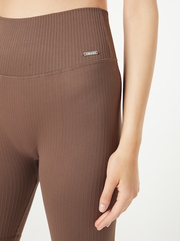 Skinny Pantalon de sport aim'n en marron