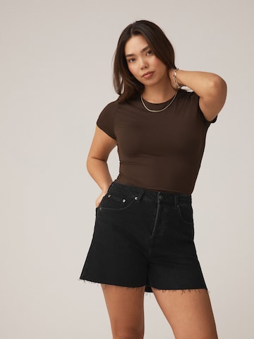 Next Regular Shorts in Schwarz: Vorderseite