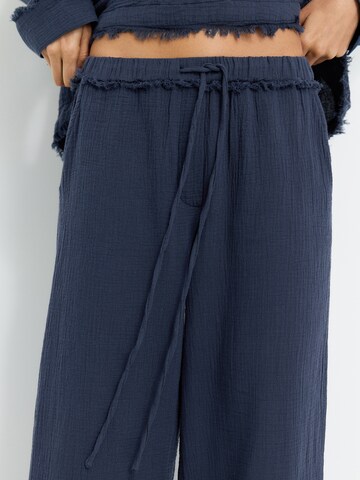 Pull&Bear Wide leg Pants in Blue