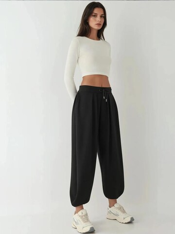 Hiccup Tapered Hose in Schwarz