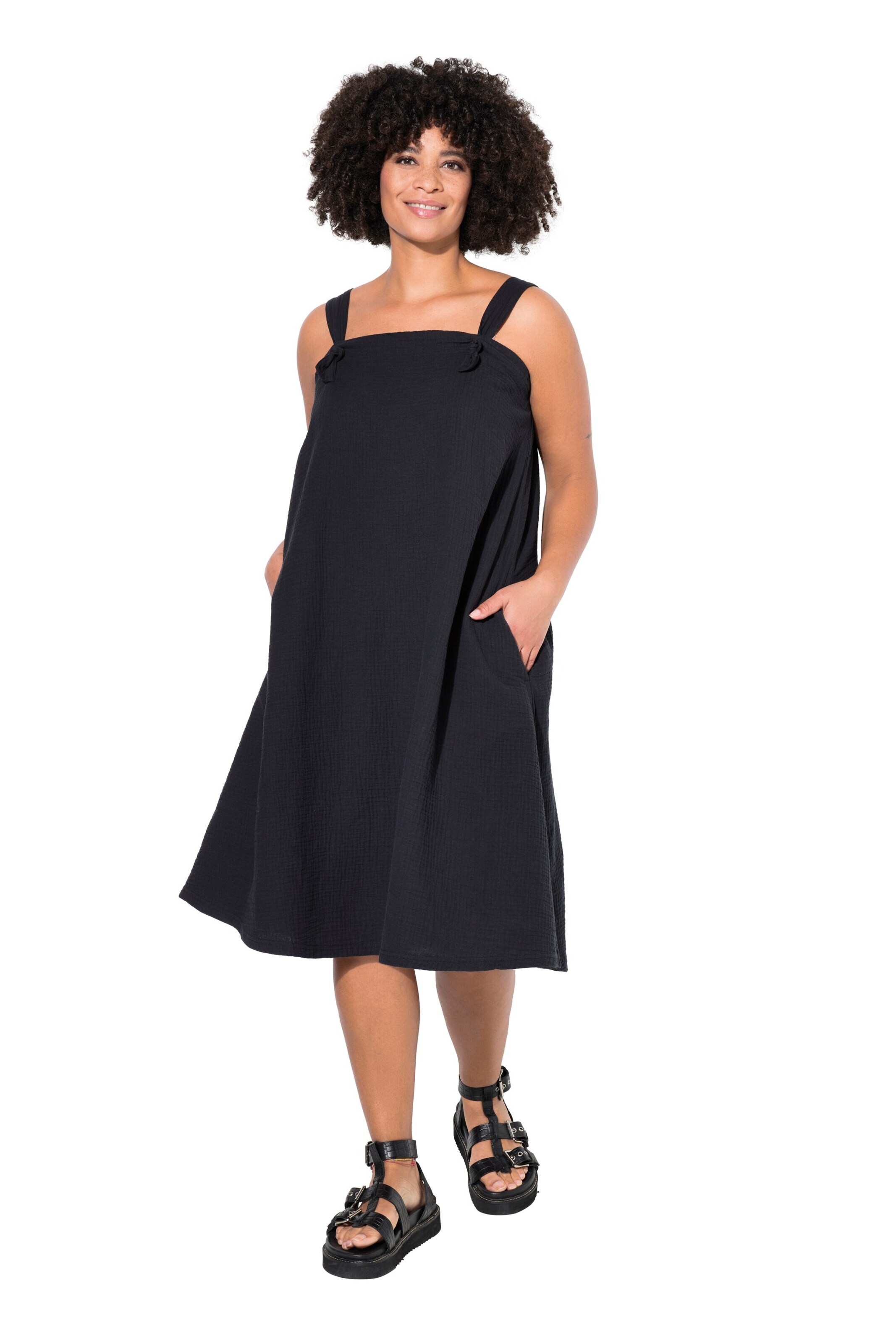 Angel of Style Jurk in Zwart: voorkant