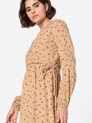 Robe 'ILINA' b.young en beige