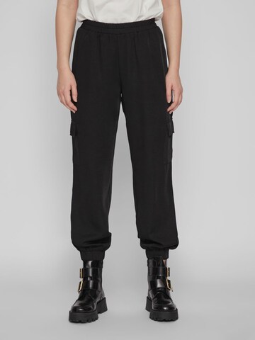 VILA Tapered Cargo Pants 'PETRA' in Black: front
