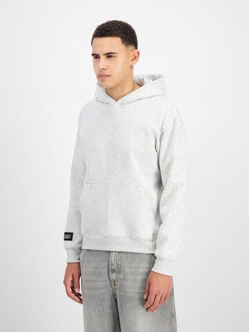ALPHA INDUSTRIES Sweatshirt 'Label'‌‌‌‌‌‌‌‌‌‌ in Grau