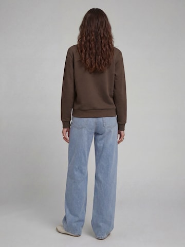 JJ Rebel Sweatshirt 'JREBWVERA' i brun: baksida