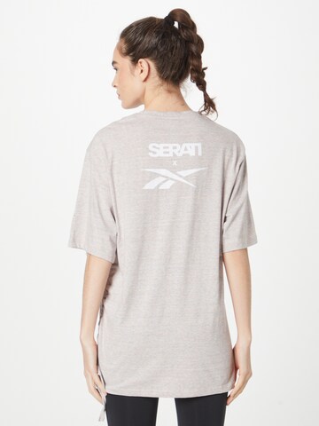 T-shirt 'PRIDE' Reebok en gris