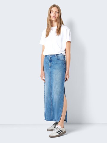 Noisy may Rok 'ELISA' in Blauw