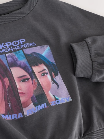 Next - Sweatshirt 'KPop Demon Hunters' em cinzento