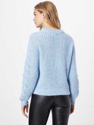 PIECES Пуловер 'Kassandra' в синьо