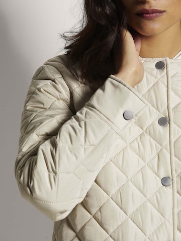 MADELEINE Tussenjas in Beige