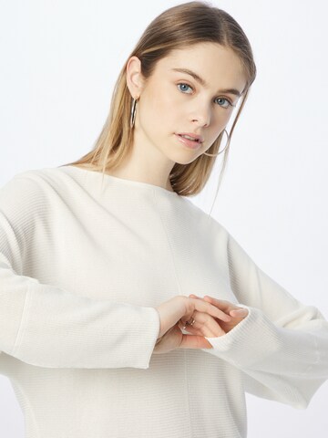ESPRIT Пуловер в бяло