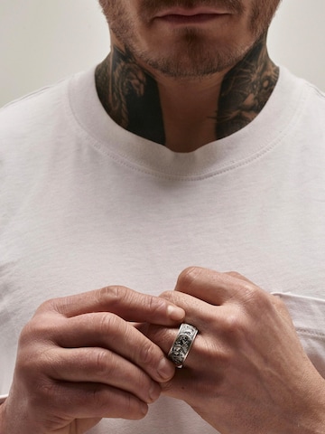 REYTEL Ring 'KOI CARPS AND WAVES' in Silver: front