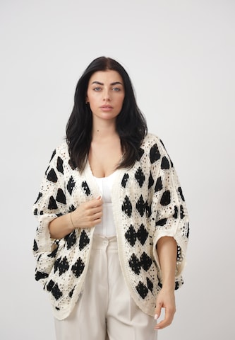 Cardigan oversize Elara en noir : devant