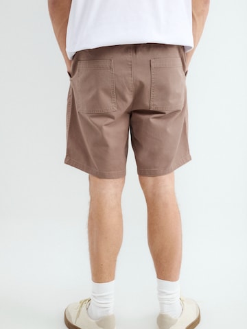 BALMOHK Loosefit Housut värissä harmaa